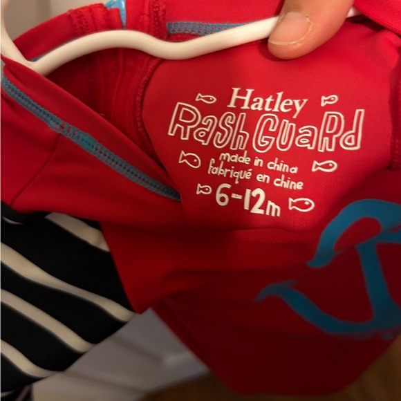 HATLEY - Baby 👶🏽 Boy’s 👦🏻 Rash Guard Nautical ⚓️ Red ”Ahoy Matey” Sz 6-12M - Picture 2 of 5